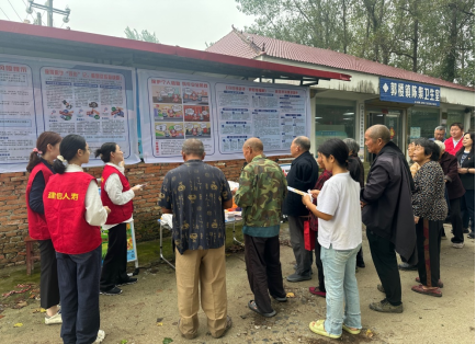 名醫下鄉送健康  金融宣教促振興——建信人壽河南分公司開展“名醫下鄉”問診暨金融宣教活動467