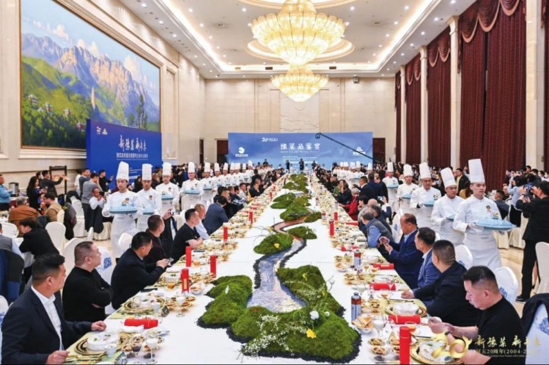 阿五榮獲河南餐飲業“功勛企業獎”691